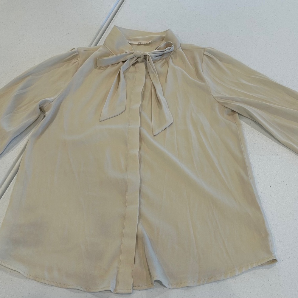 Blouse with tie by Ellison